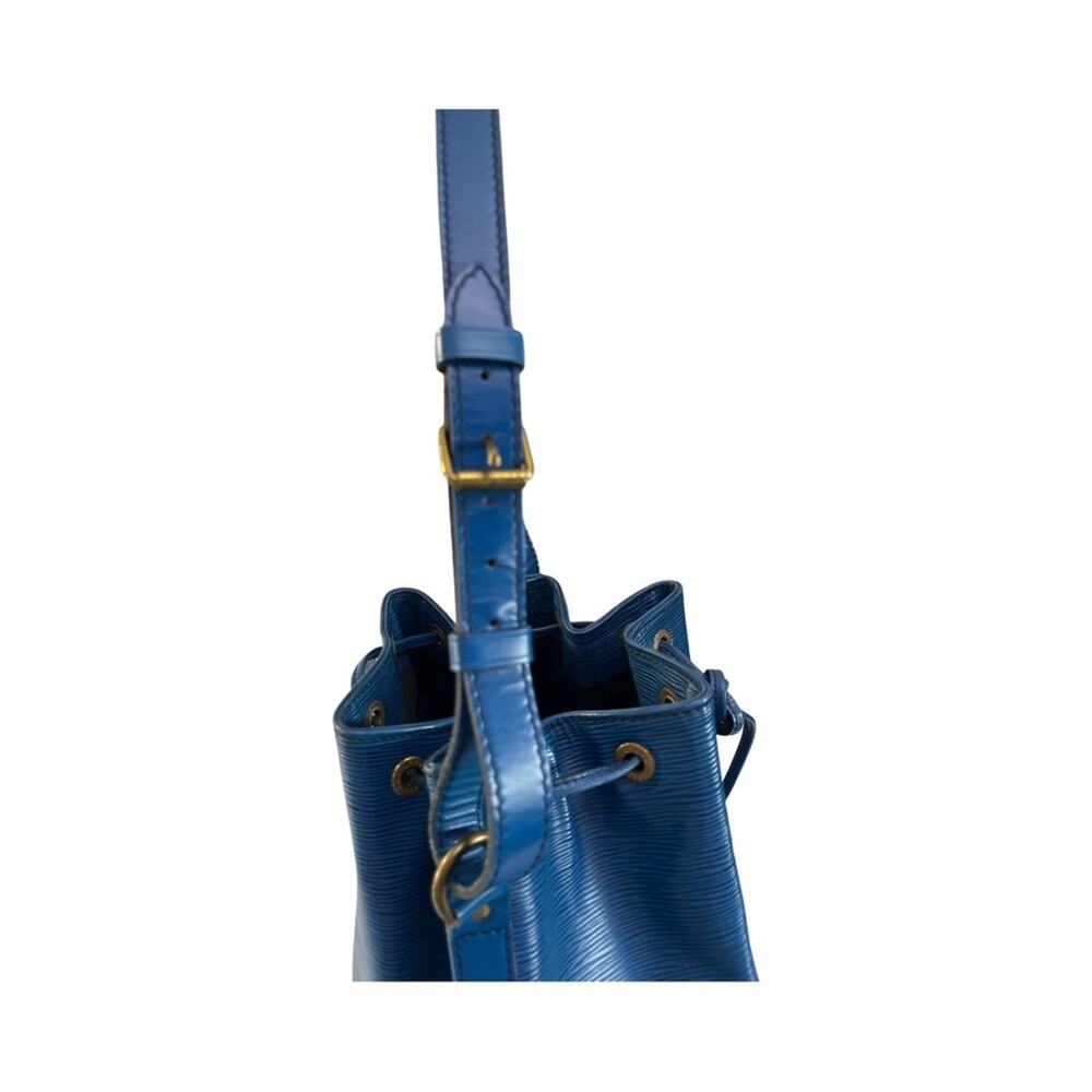 Authentic Louis Vuitton Blue Epi Noé Bucket Bag Made in France With Dust Bag - Picture 10 of 16
